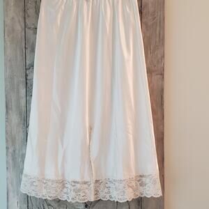 CHRISTIAN DIOR Vintage Half Slip White Sz Large Lace W/ Pearl Thick Satin L USA